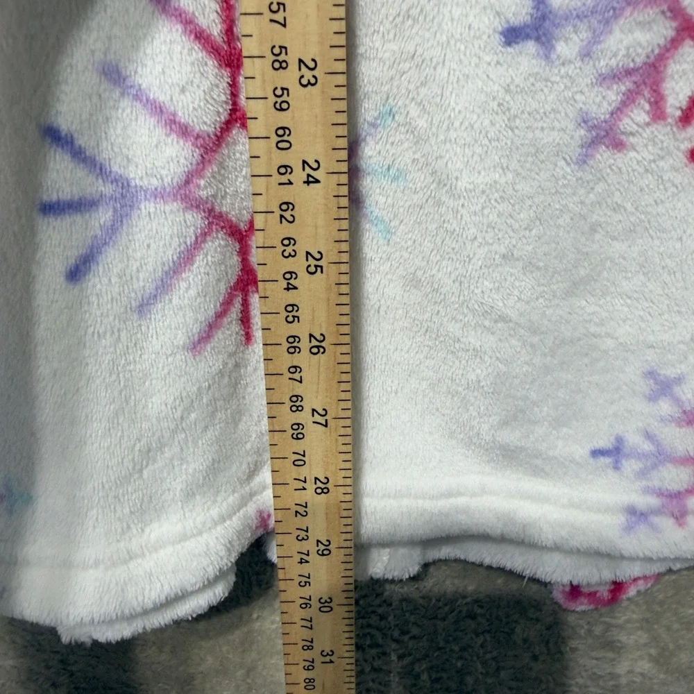 Cat & Jack Robe Girls Size M 7/8 White Pink Snowflake Hooded Fleece Plush Belted